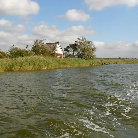 Ferienwohnanlage Jan Apartament Neuendorf (Saal)